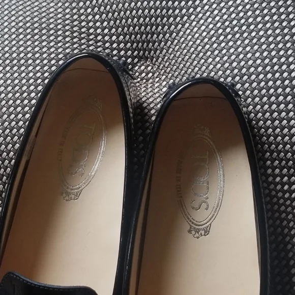 NWOT- Tods Patent Leather Gommini